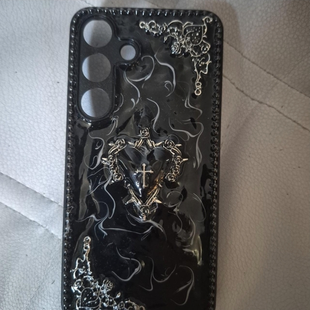 Black Decorative Heart Cross Phone Case SAMSUNG S25 - Unbranded